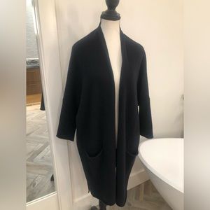 Beautiful and elegant Johnny Was open front cashmere sweater. Size M/L. Black.